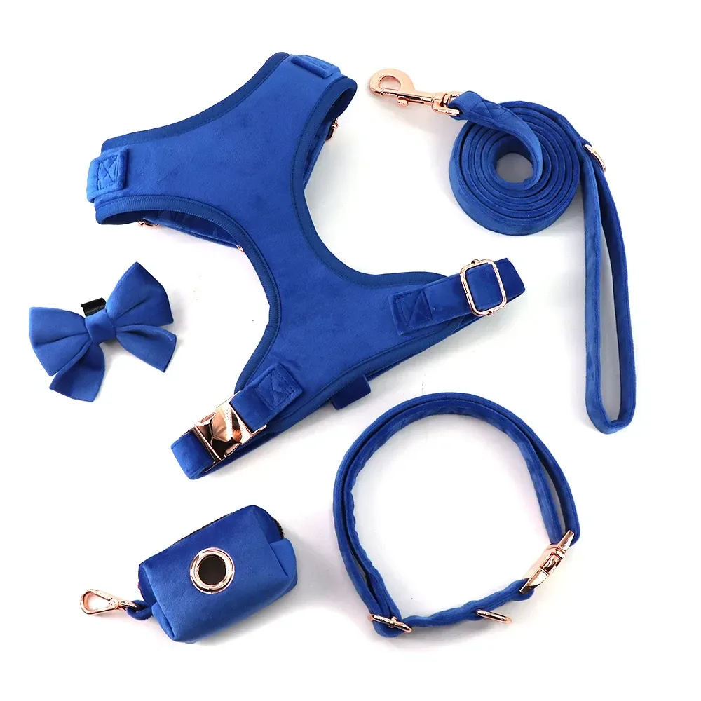 velvet leash with hand loop and snap hook