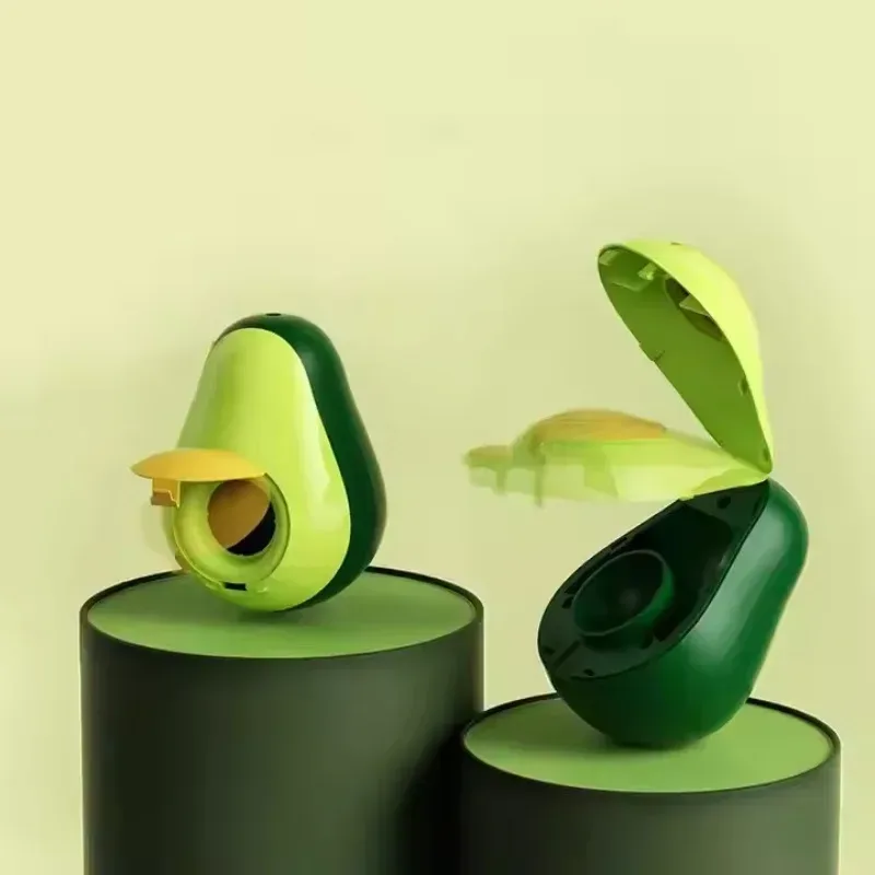 jouet avocat pour chat avec la coque ouverte