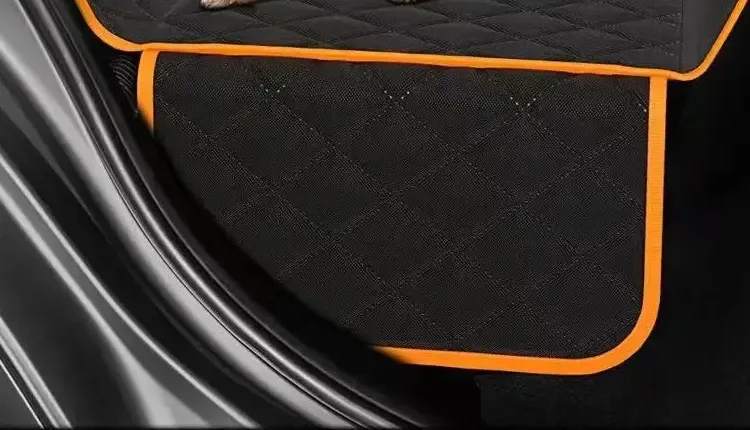 front flap covering the edge of the rear seat